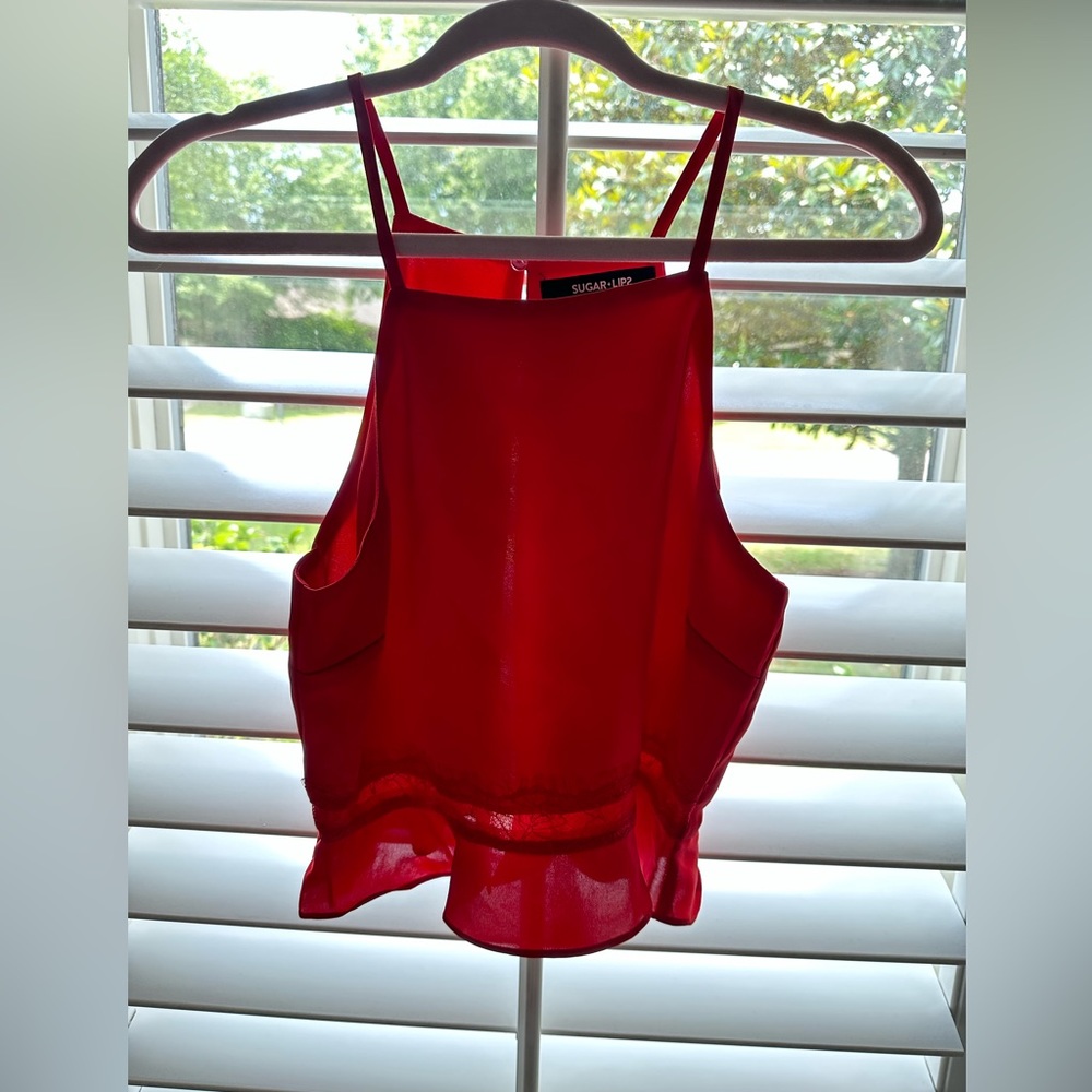 Sugarlips red top